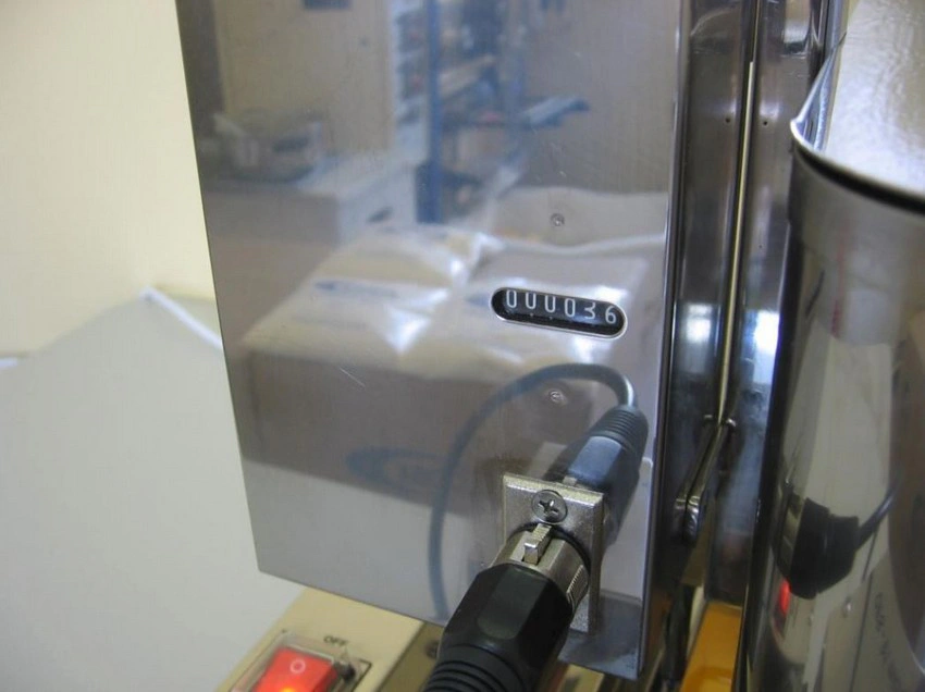 Mini machine à beignets 1,5 kW